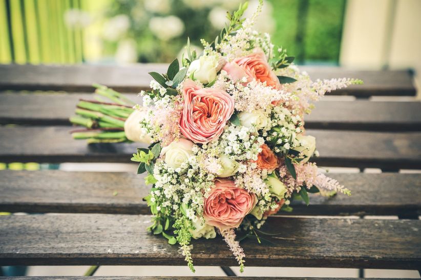 Des Fleurs De Printemps Dans Votre Bouquet De Mariée