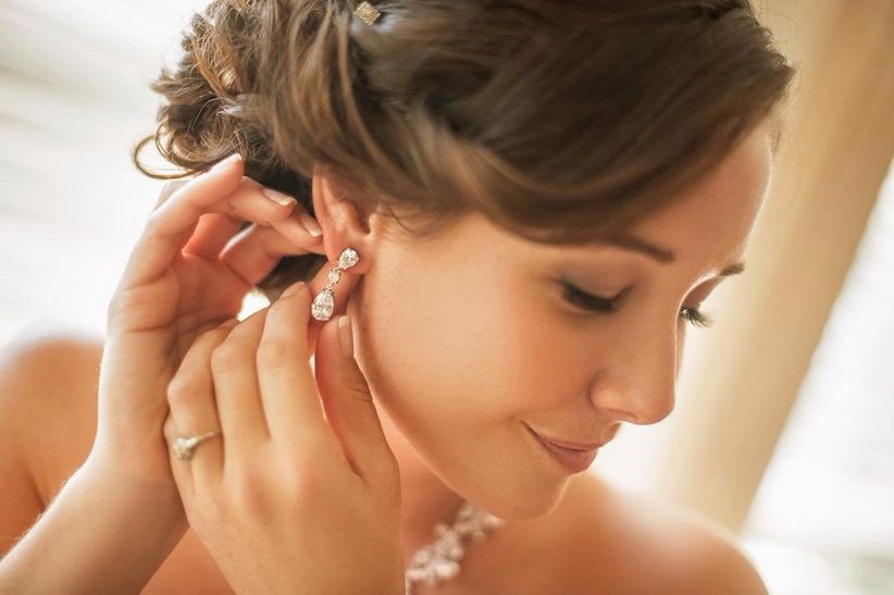Quels bijoux choisir en fonction du décolleté de la robe de mariée ? 6