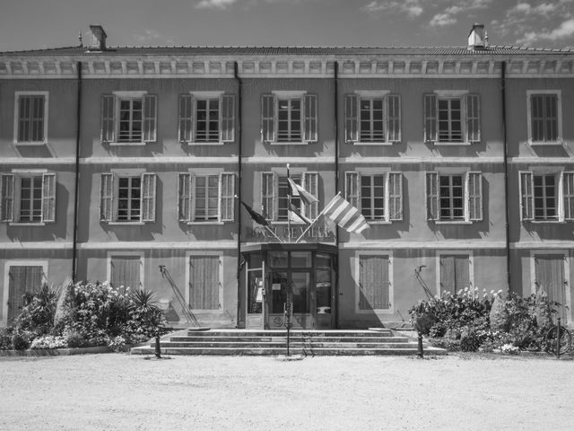 Le mariage de Hugo et Tiphaine à Beaumes-de-Venise, Vaucluse 1