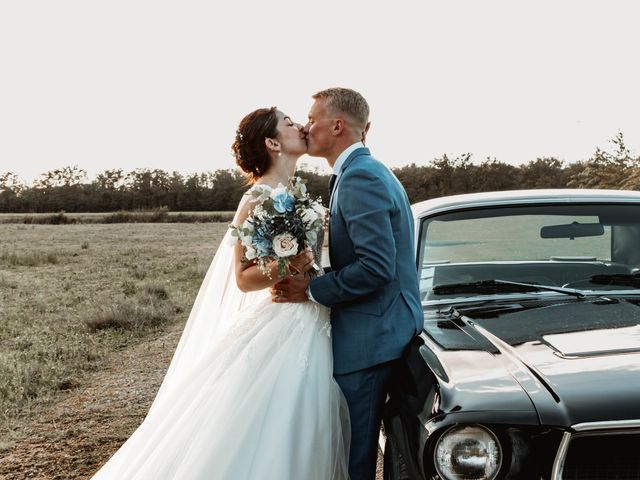 Le mariage de Léo et Laura à Marlieux, Ain 5