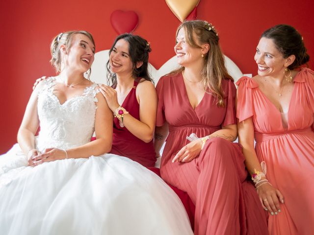 Le mariage de Jérôme et Fanny à Ternand, Rhône 24