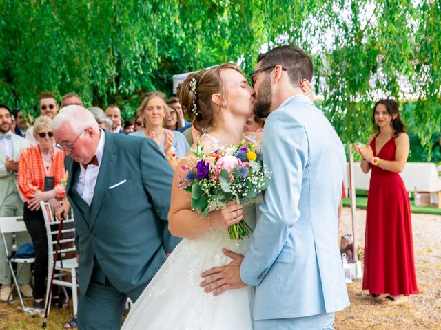 Le mariage de Jérôme et Fanny à Ternand, Rhône 34