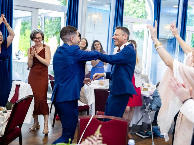 Le mariage de Olivier et Dennis à Rennes, Ille et Vilaine 43