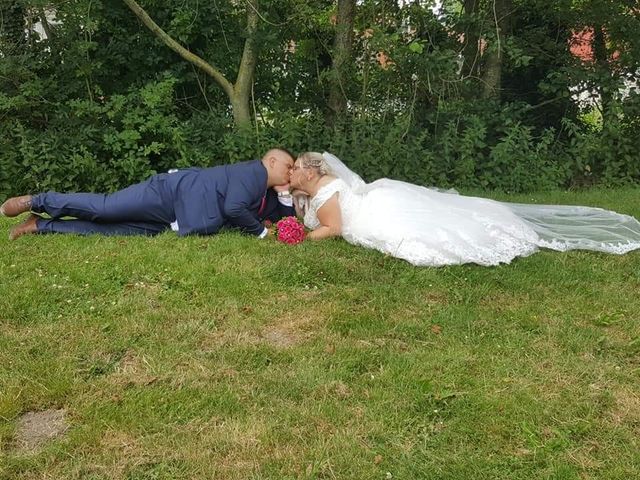 Le mariage de Vantouroux  et Betsy à Divion, Pas-de-Calais 1