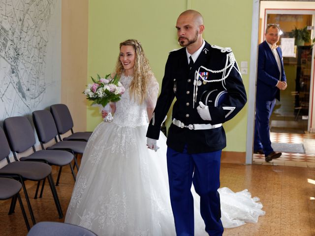 Le mariage de Julien et Amandine à Signy-l&apos;Abbaye, Ardennes 8