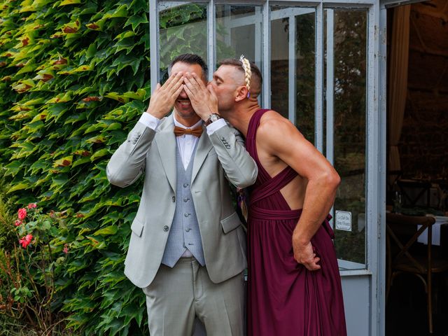 Le mariage de Romain et Amélie à Salt-en-Donzy, Loire 1