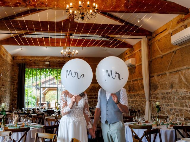 Le mariage de Romain et Amélie à Salt-en-Donzy, Loire 13
