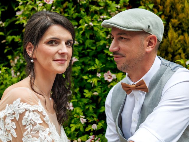 Le mariage de Romain et Amélie à Salt-en-Donzy, Loire 16
