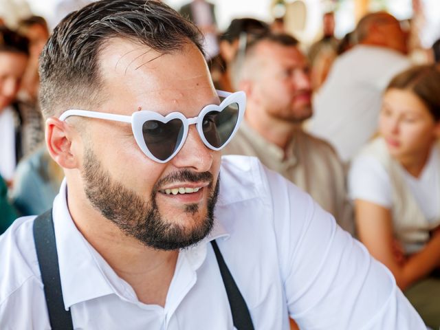 Le mariage de Romain et Amélie à Salt-en-Donzy, Loire 23