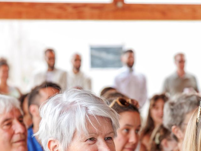 Le mariage de Romain et Amélie à Salt-en-Donzy, Loire 24