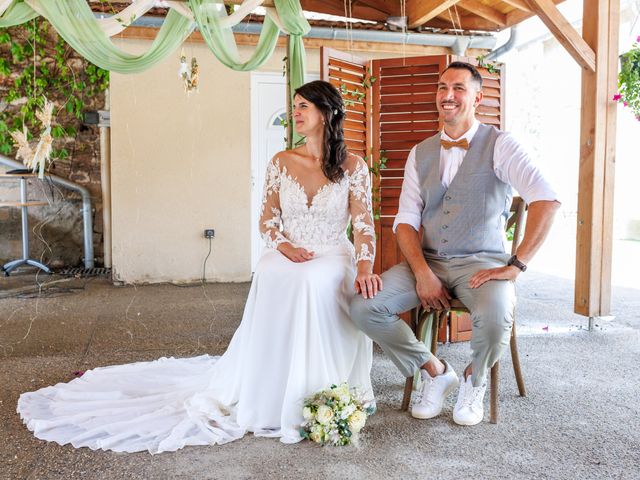 Le mariage de Romain et Amélie à Salt-en-Donzy, Loire 26