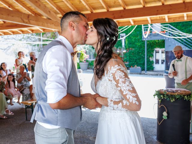 Le mariage de Romain et Amélie à Salt-en-Donzy, Loire 32