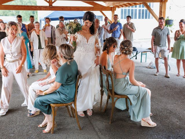 Le mariage de Romain et Amélie à Salt-en-Donzy, Loire 44
