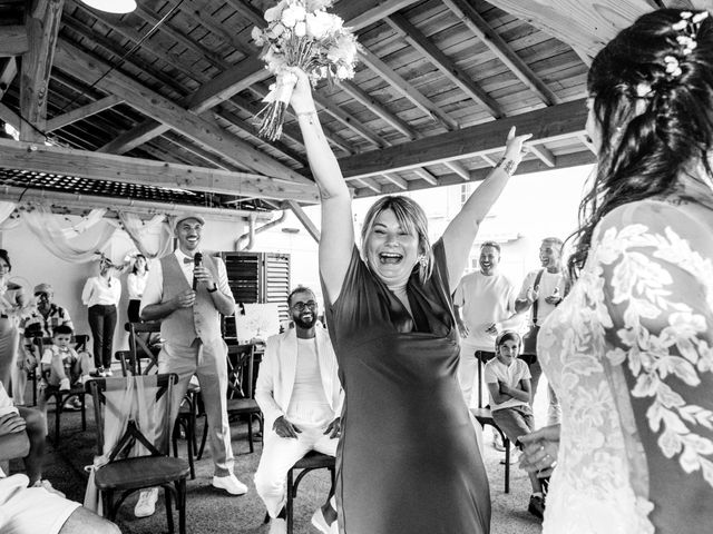 Le mariage de Romain et Amélie à Salt-en-Donzy, Loire 46
