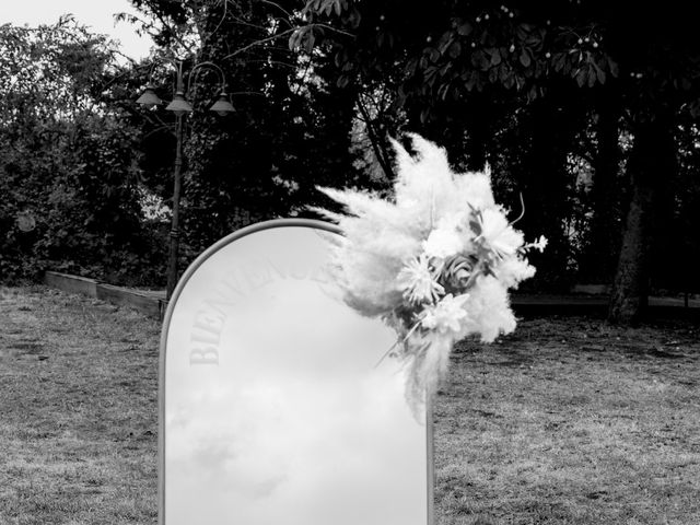 Le mariage de Romain et Amélie à Salt-en-Donzy, Loire 49