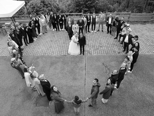 Le mariage de Valentin et Emilie à Saint-Romain-de-Lerps, Ardèche 14