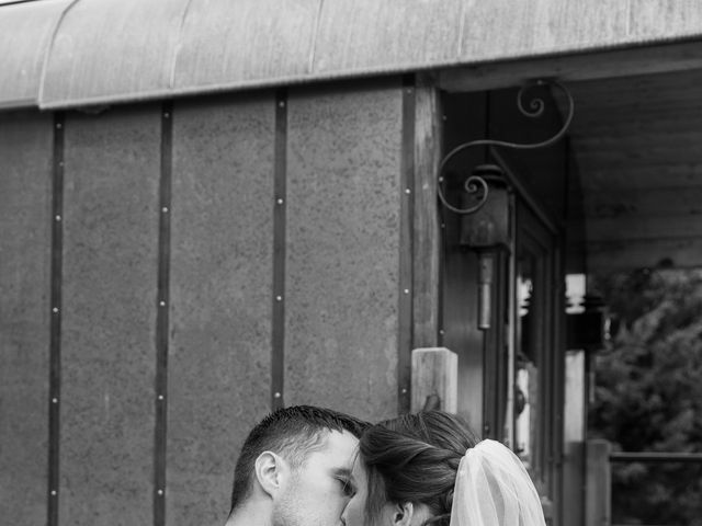 Le mariage de Jonathan et Capucine à Asquins, Yonne 19