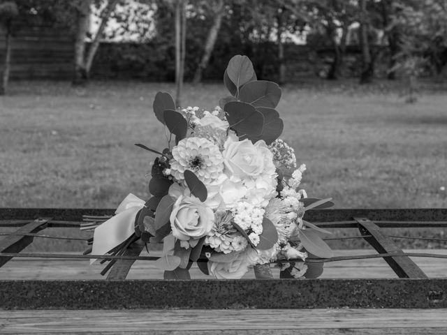 Le mariage de Jonathan et Capucine à Asquins, Yonne 20
