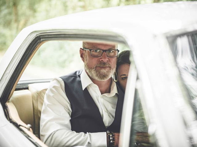 Le mariage de Stephane et Karine à Saint-Laurent-des-Autels, Maine et Loire 6