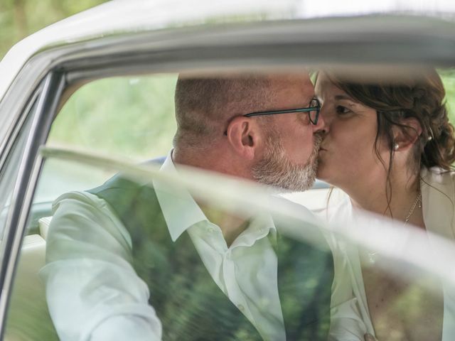 Le mariage de Stephane et Karine à Saint-Laurent-des-Autels, Maine et Loire 17