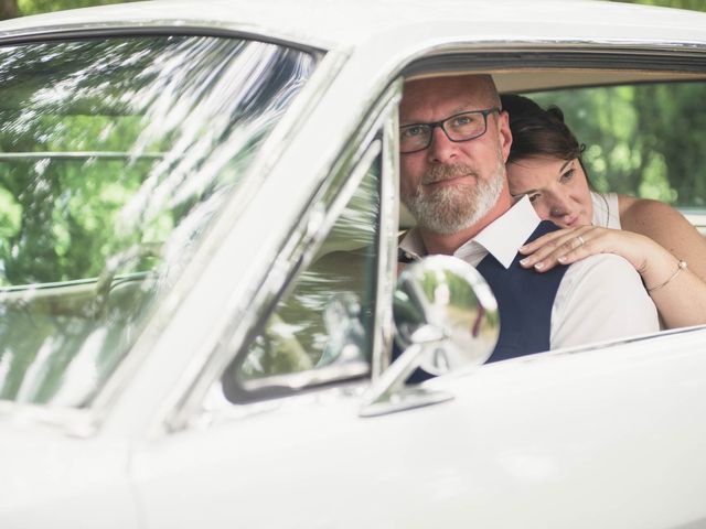 Le mariage de Stephane et Karine à Saint-Laurent-des-Autels, Maine et Loire 23