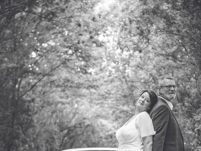 Le mariage de Stephane et Karine à Saint-Laurent-des-Autels, Maine et Loire 39