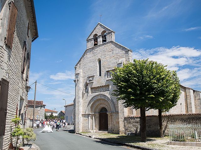 Le mariage de Benjamin et Amélie à Fontaine-Chalendray, Charente Maritime 42