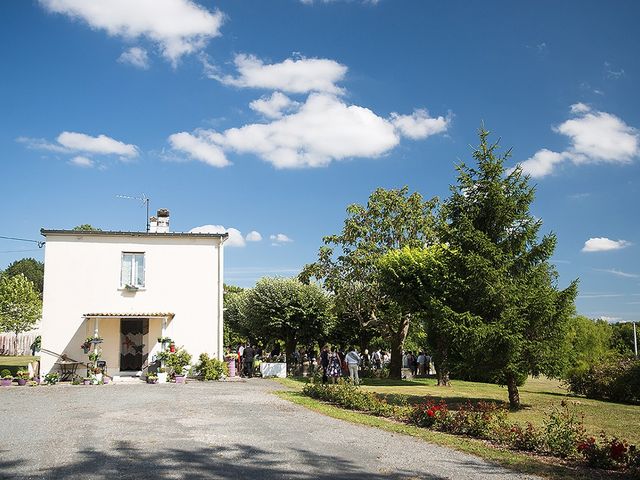 Le mariage de Benjamin et Amélie à Fontaine-Chalendray, Charente Maritime 61