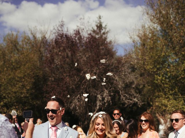 Le mariage de Steve et Alison à Benest, Charente 6