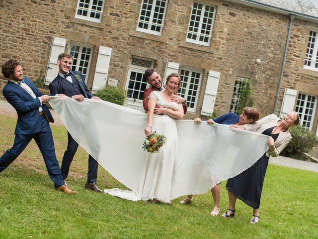 Le mariage de Yann et Bénédicte à Saint-Pierre-des-Landes, Mayenne 25