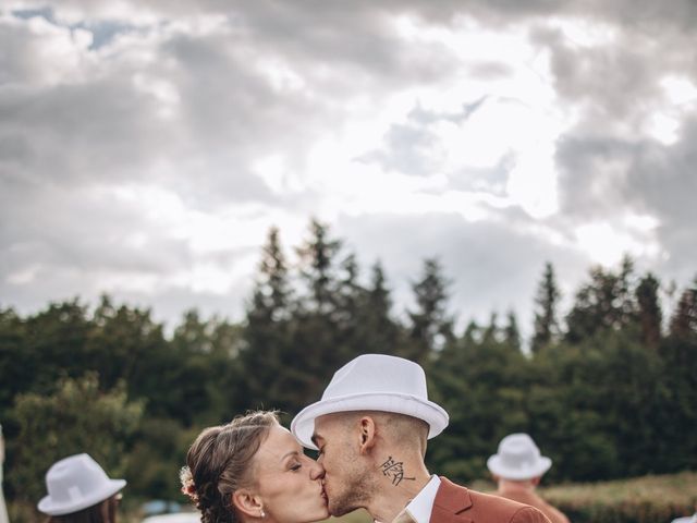 Le mariage de Quentin et Emilia à Saint-Dier-d'Auvergne, Puy-de-Dôme 11