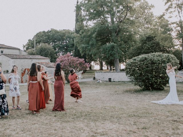 Le mariage de Julien et Fanny à Beauvoir-sur-Niort, Deux-Sèvres 39