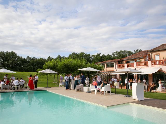 Le mariage de Raphaël et Sarah à Merville, Haute-Garonne 92