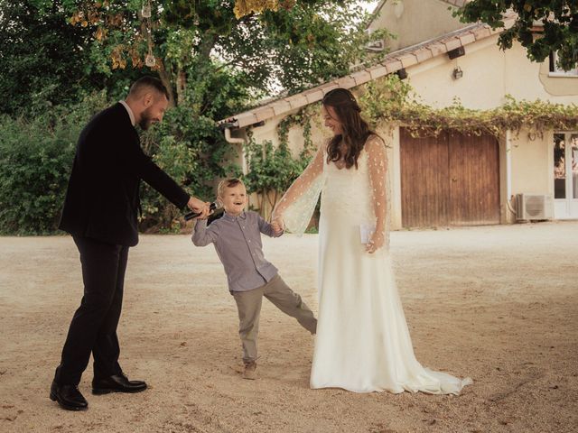 Le mariage de François et Sophie à Châteaudouble, Drôme 57