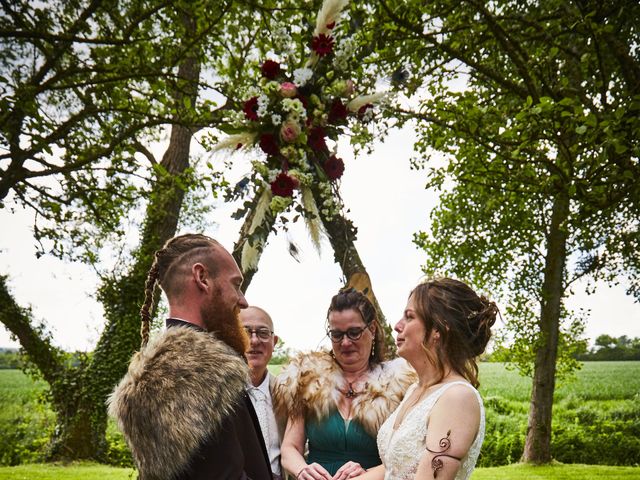 Le mariage de Goeric et Laura à Rânes, Orne 25