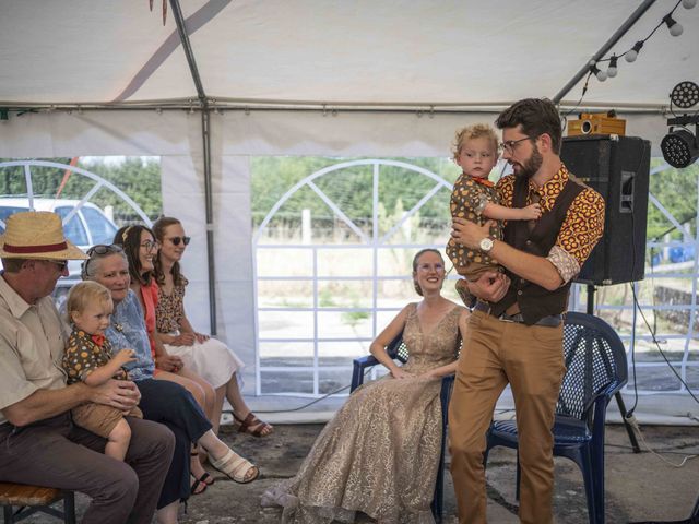 Le mariage de Violette et Théodore à Marigné-Laillé, Sarthe 10