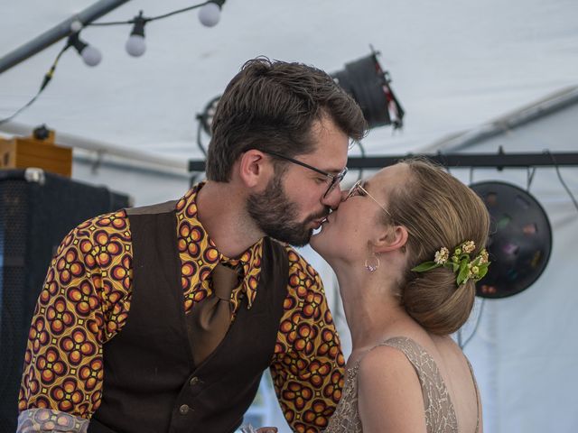 Le mariage de Violette et Théodore à Marigné-Laillé, Sarthe 13