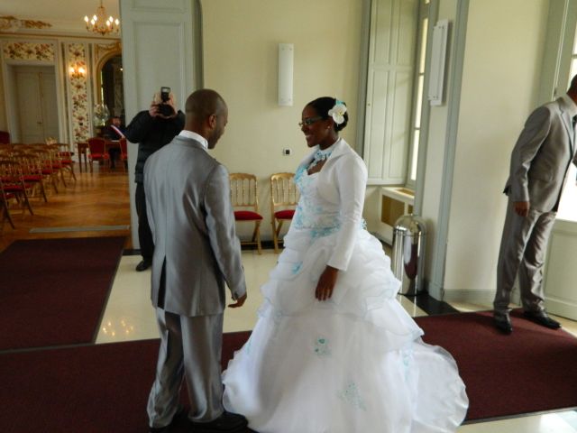 Le mariage de Missou et Charles à Savigny-le-Temple, Seine-et-Marne 4