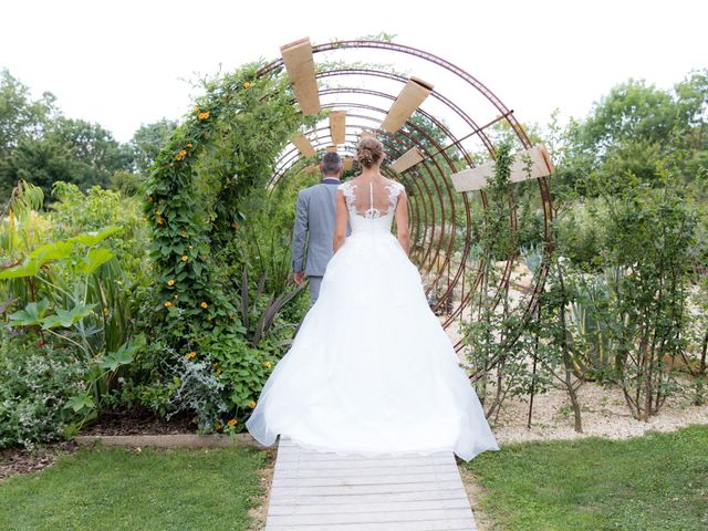 Le mariage de Damien et Marie à Chasseneuil-du-Poitou, Vienne 7