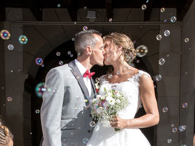 Le mariage de Damien et Marie à Chasseneuil-du-Poitou, Vienne 12