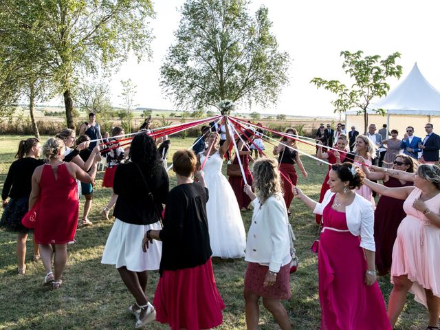 Le mariage de Damien et Marie à Chasseneuil-du-Poitou, Vienne 14