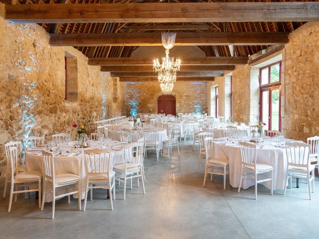 Le mariage de Anna et Pauline à Cours-de-Pile, Dordogne 15