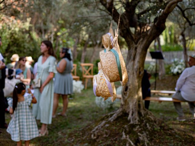 Le mariage de Sébastien et Pauline à Lagnes, Vaucluse 2