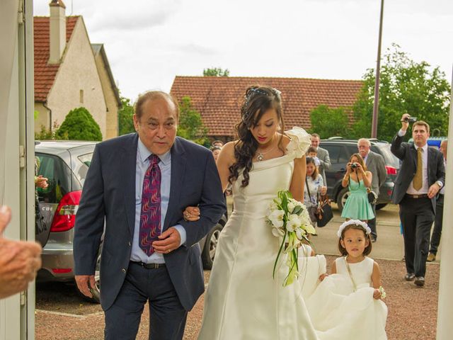 Le mariage de Julien et Annie à Seurre, Côte d&apos;Or 69