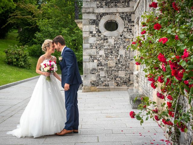 Le mariage de Thomas et Hélène à Rouxmesnil-Bouteilles, Seine-Maritime 25