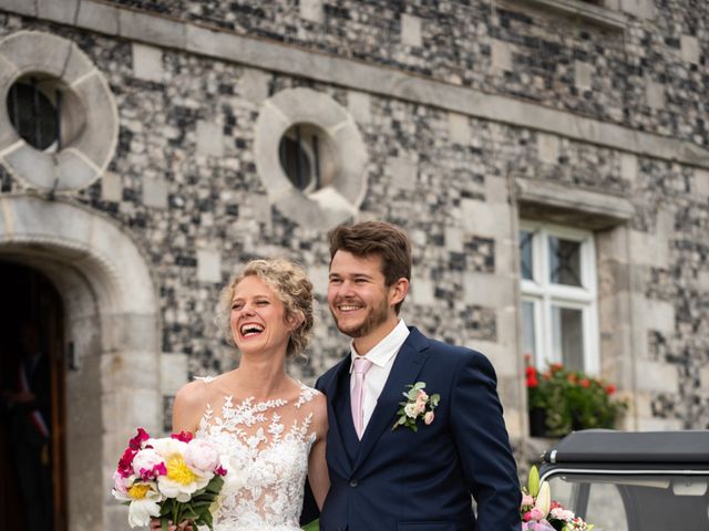 Le mariage de Thomas et Hélène à Rouxmesnil-Bouteilles, Seine-Maritime 37