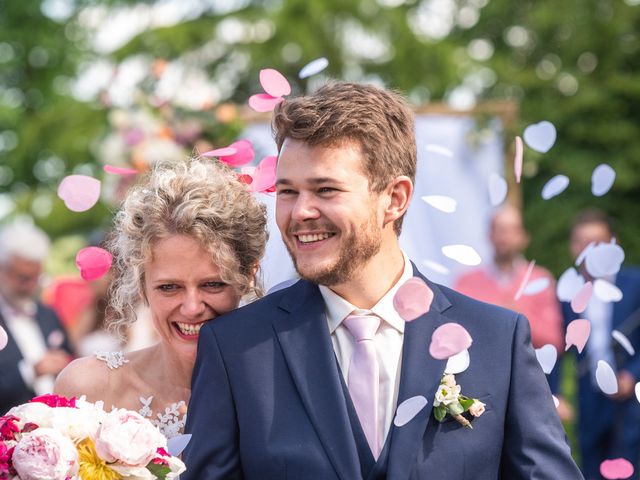 Le mariage de Thomas et Hélène à Rouxmesnil-Bouteilles, Seine-Maritime 71