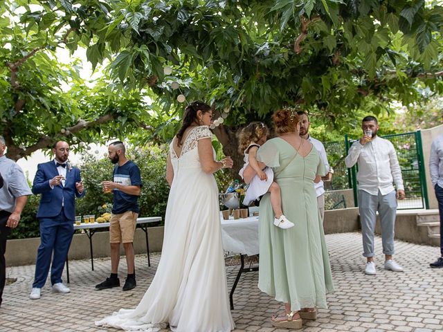 Le mariage de Elizabeth et Sébastien à Ginestas, Aude 3