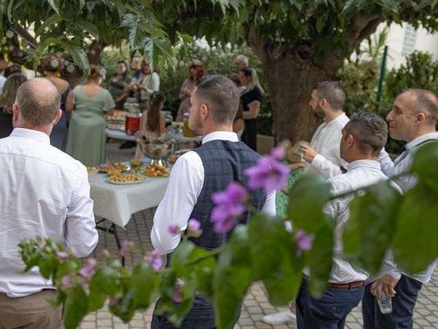 Le mariage de Elizabeth et Sébastien à Ginestas, Aude 4