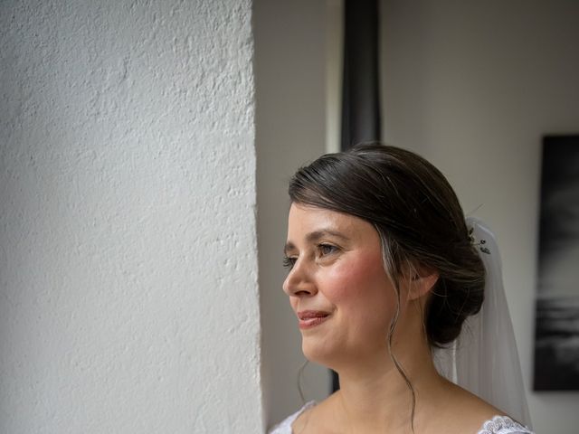 Le mariage de Mike et Sarah à Chalagnac, Dordogne 10